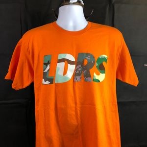Leaders Lead Orange large short sleeve tee
